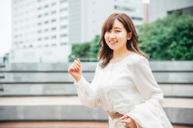 就活中の女性