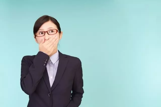 転職について悩んでいる30代女性