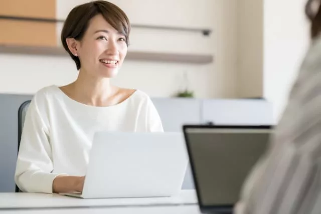 パートへの転職を相談する40代女性
