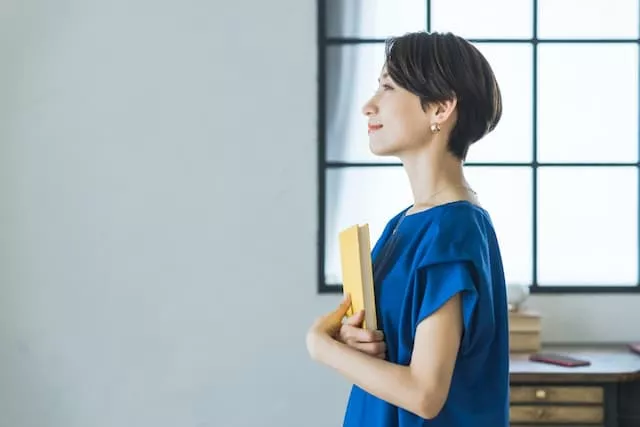 転職について考えている40代の女性