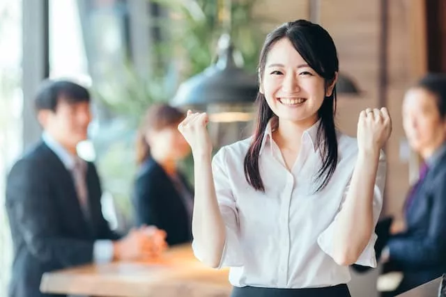 パートから正社員になり働いている女性